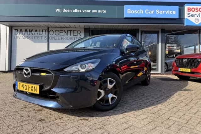 Mazda 2 (2023) thumbnail 2