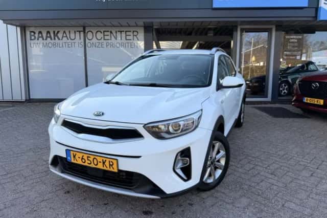 Kia Stonic (2021) thumbnail 1