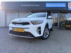Kia Stonic (2021) thumbnail 2