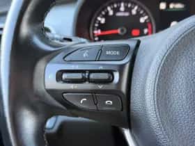 Kia Stonic (2021) thumbnail 11