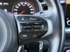Kia Stonic (2021) thumbnail 12