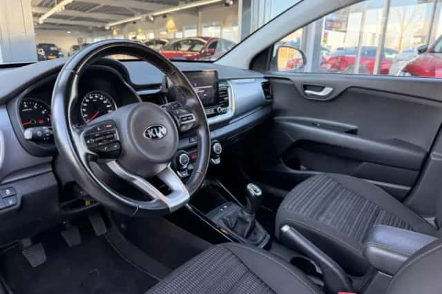 Kia Stonic (2021) thumbnail 6