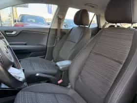 Kia Stonic (2021) thumbnail 7
