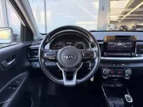 Kia Stonic (2021) thumbnail 9