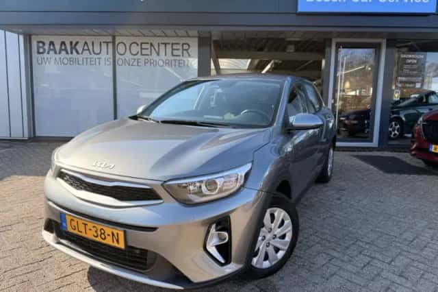 Kia Stonic (2024) thumbnail 1
