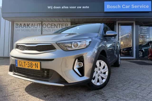 Kia Stonic (2024) thumbnail 2