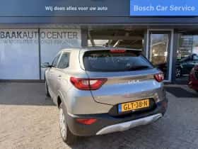 Kia Stonic (2024) thumbnail 4