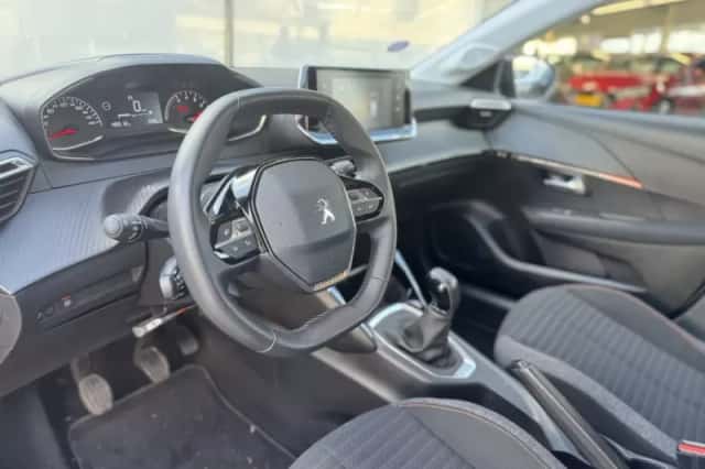 Peugeot 208 (2022) thumbnail 5