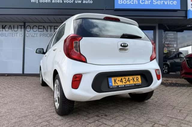 Kia Picanto (2021) thumbnail 4