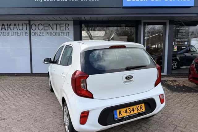Kia Picanto (2021) thumbnail 5
