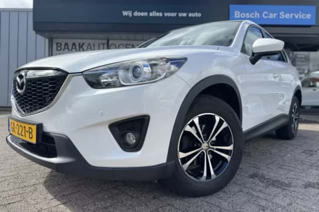 Mazda CX-5 (2015) thumbnail 2
