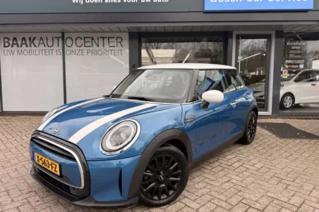 MINI Cooper (2023) thumbnail 1