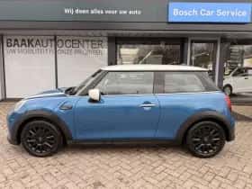 MINI Cooper (2023) thumbnail 3