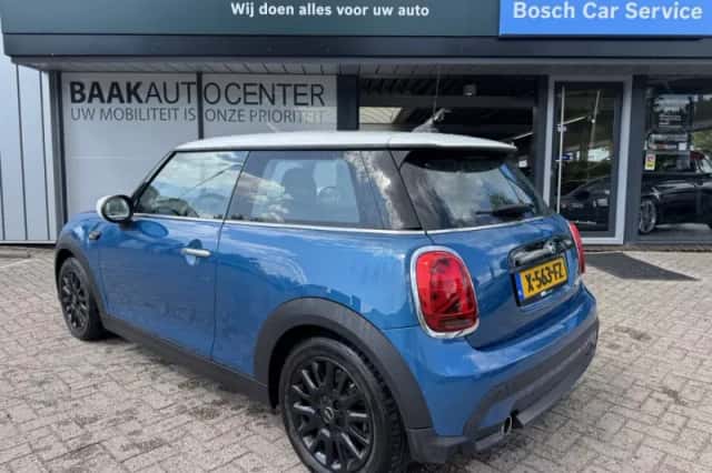 MINI Cooper (2023) thumbnail 4