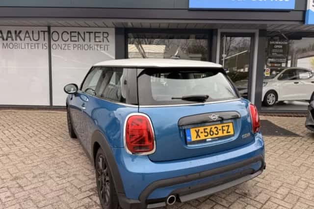 MINI Cooper (2023) thumbnail 4
