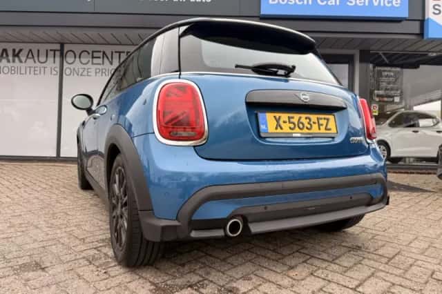 MINI Cooper (2023) thumbnail 5