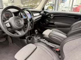 MINI Cooper (2023) thumbnail 6