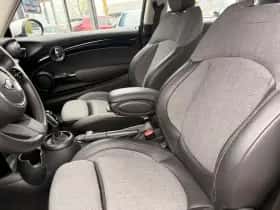 MINI Cooper (2023) thumbnail 7