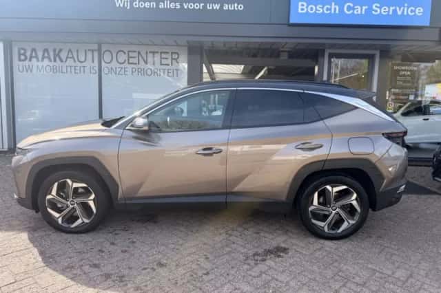 Hyundai Tucson (2023) thumbnail 3