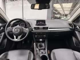 Mazda 3 (2016) thumbnail 8