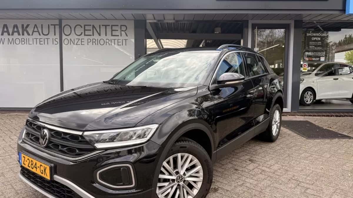 Volkswagen T-Roc (2024) — foto 1