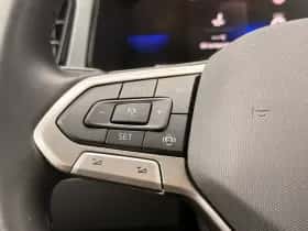 Volkswagen T-Roc (2024) thumbnail 11