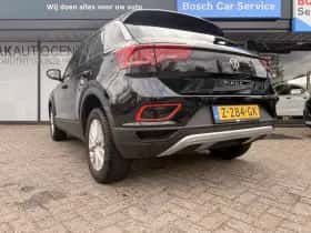 Volkswagen T-Roc (2024) thumbnail 5