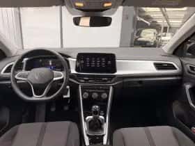 Volkswagen T-Roc (2024) thumbnail 8