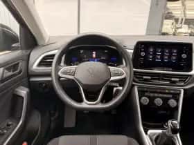 Volkswagen T-Roc (2024) thumbnail 9