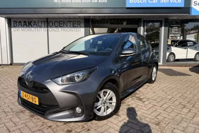 Toyota Yaris (2024) thumbnail 1
