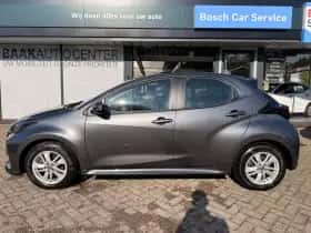 Toyota Yaris (2024) thumbnail 3