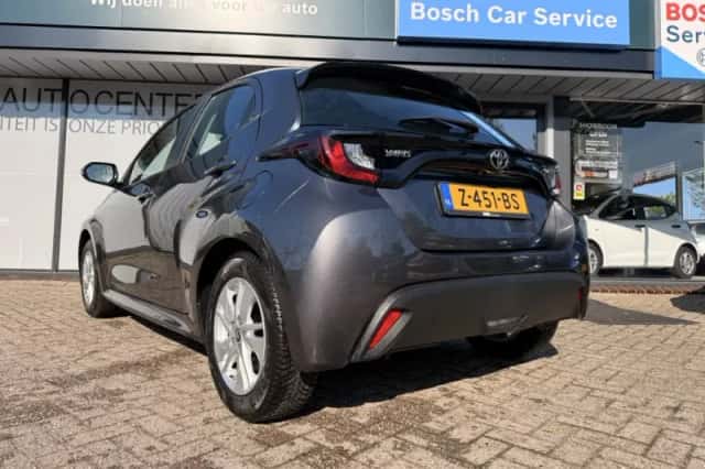 Toyota Yaris (2024) thumbnail 4
