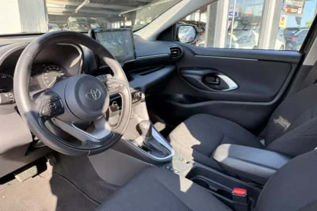 Toyota Yaris (2024) thumbnail 6