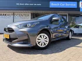 Toyota Yaris (2023) thumbnail 2