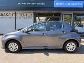 Toyota Yaris (2023) thumbnail 3