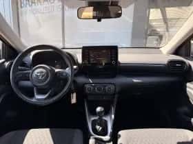 Toyota Yaris (2023) thumbnail 8