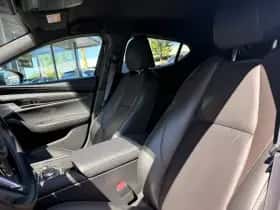 Mazda 3 (2024) thumbnail 7