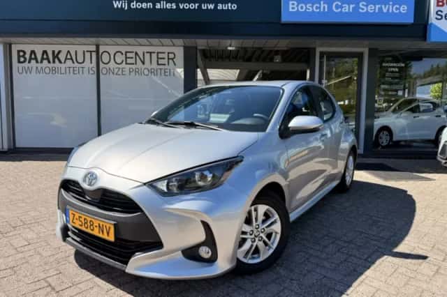 Toyota Yaris (2024) thumbnail 1