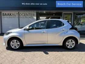 Toyota Yaris (2024) thumbnail 3