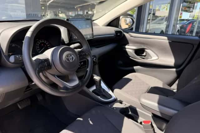 Toyota Yaris (2024) thumbnail 6