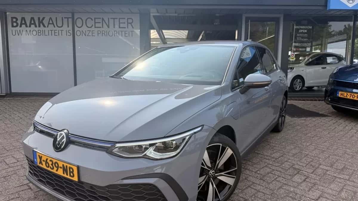 Volkswagen Golf (2023) — foto 1