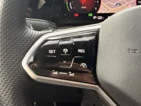 Volkswagen Golf (2023) thumbnail 11
