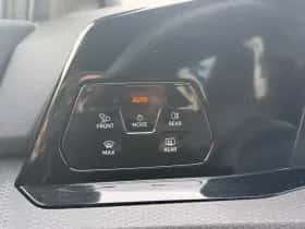 Volkswagen Golf (2023) thumbnail 23