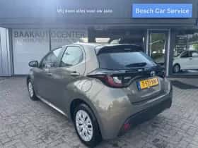 Toyota Yaris (2023) thumbnail 3