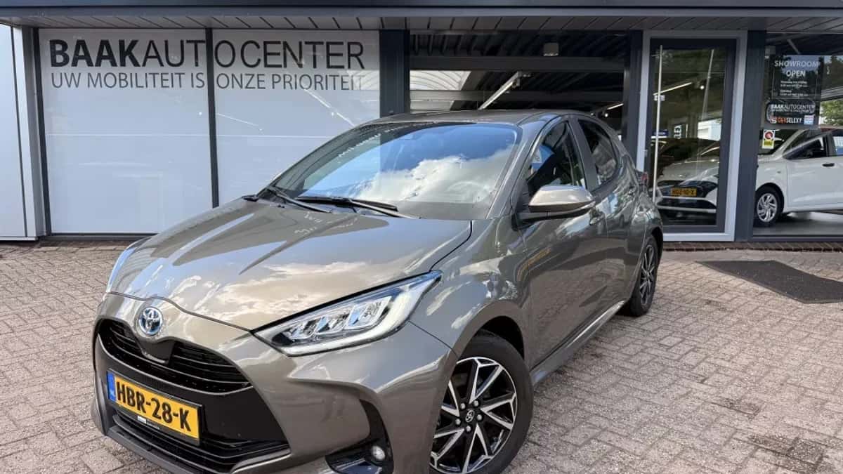 Toyota Yaris (2023) — foto 1