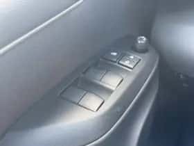 Toyota Yaris (2023) thumbnail 21