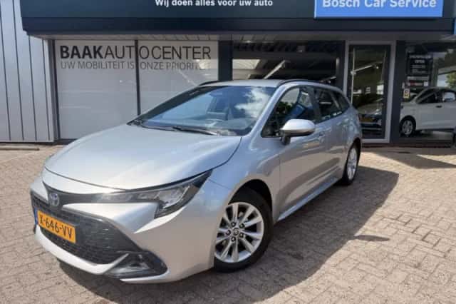 Toyota Corolla (2024) thumbnail 1