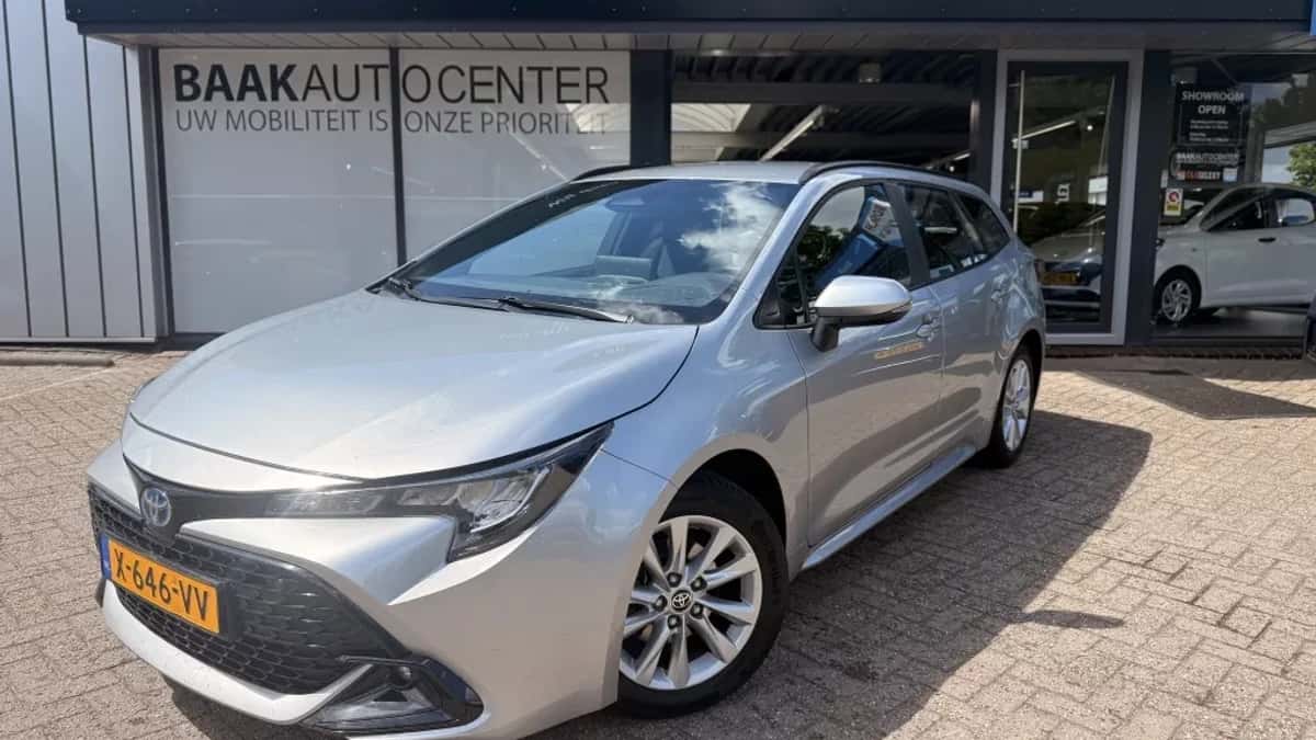 Toyota Corolla (2024) — foto 1