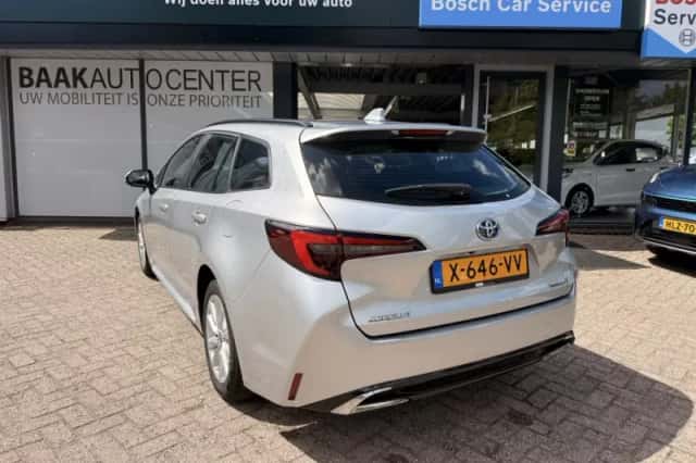 Toyota Corolla (2024) thumbnail 4