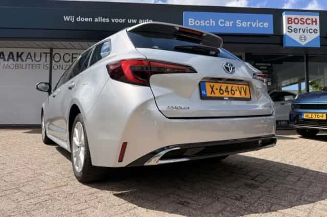 Toyota Corolla (2024) thumbnail 5